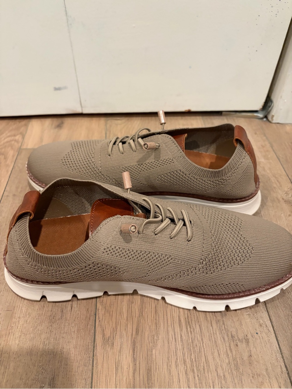Men's Knit Oxford Derbys in Taupe with Brown Trim